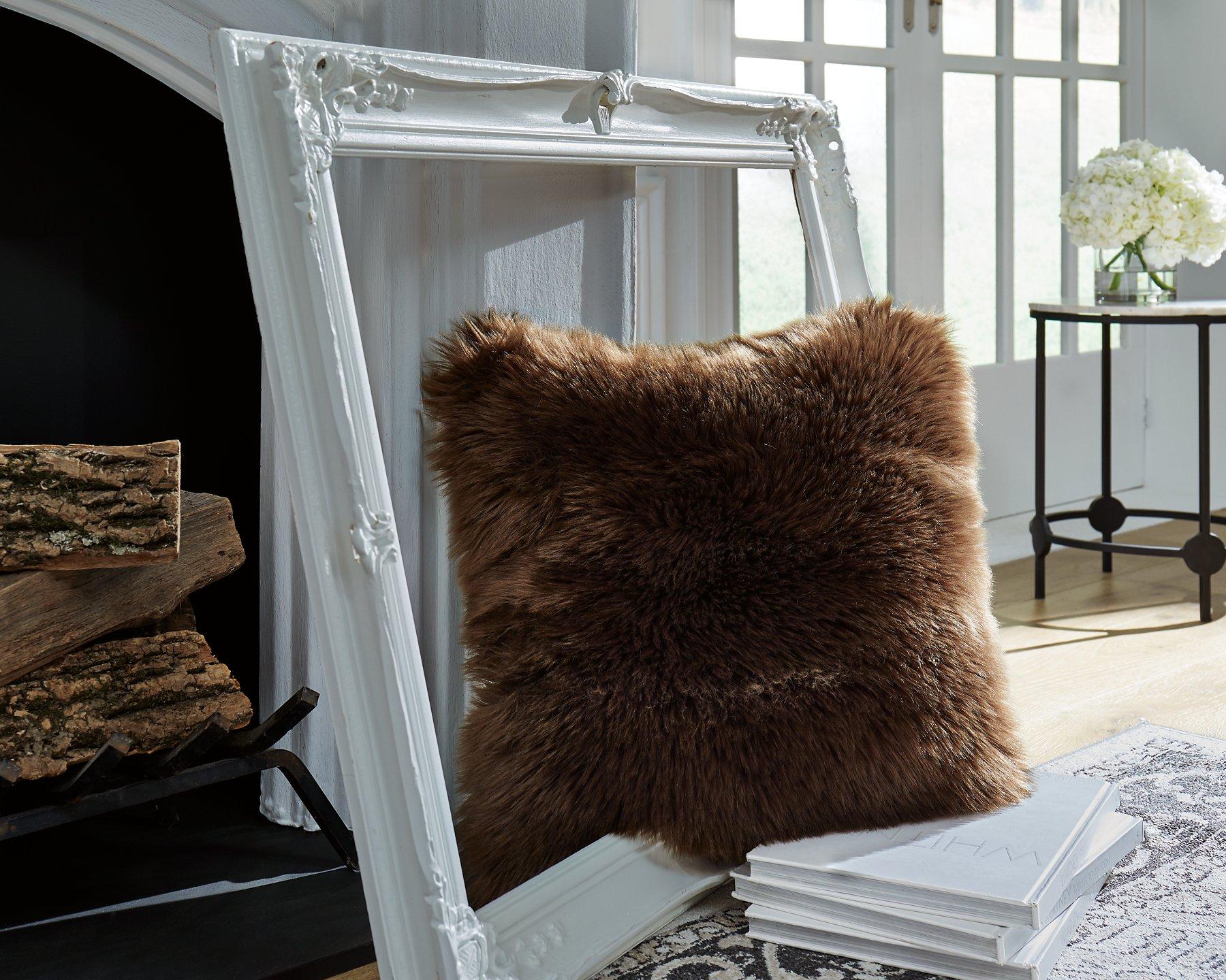 Bellethrone Pillow (Set of 4) - Image 2