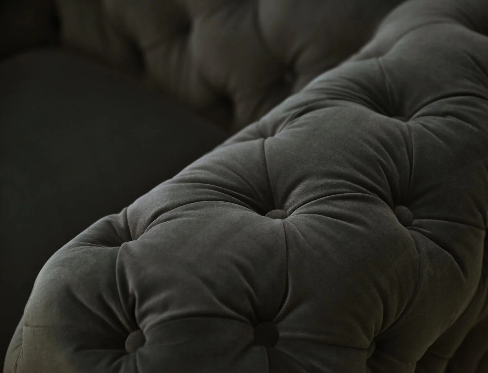 Divani Casa Sheila Modern Loveseat
