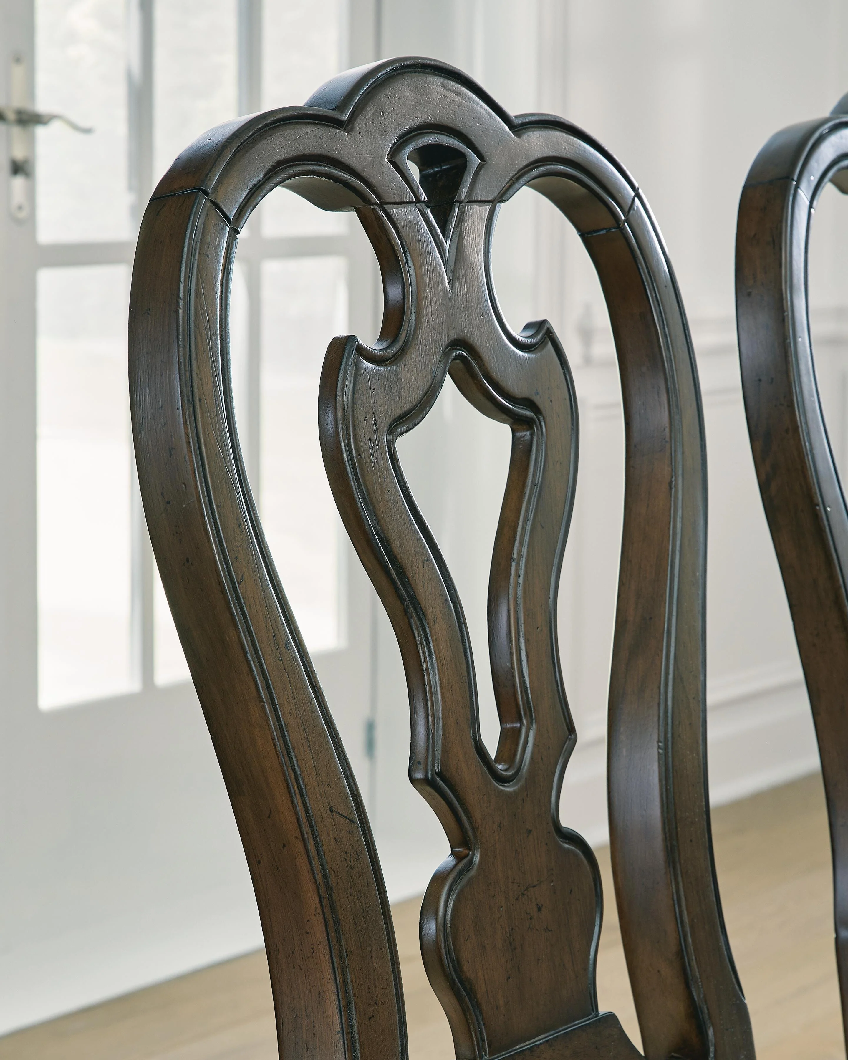 Maylee Dining Room Set - Image 5
