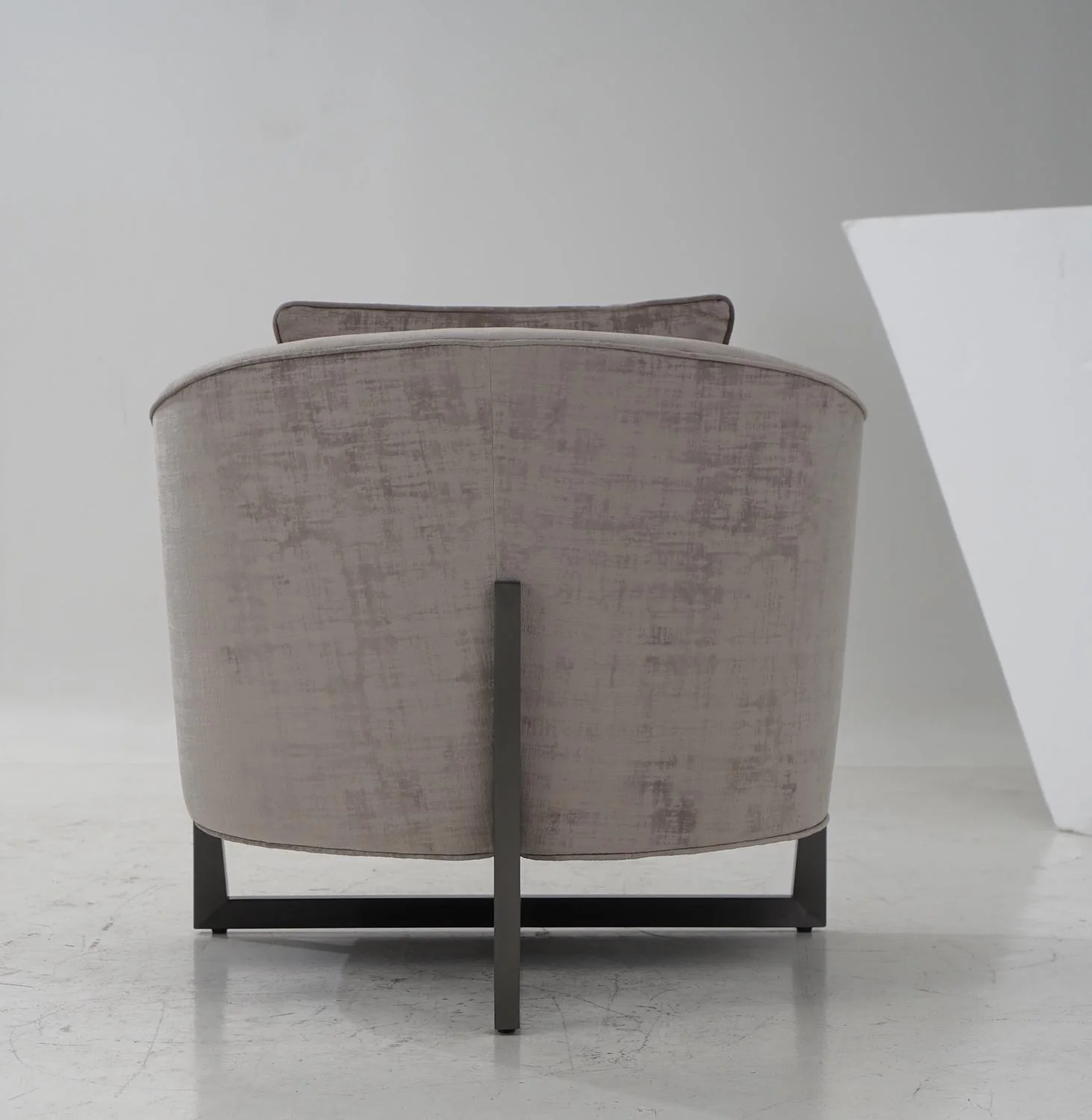 Modrest Forbis Contemporary Accent Chair