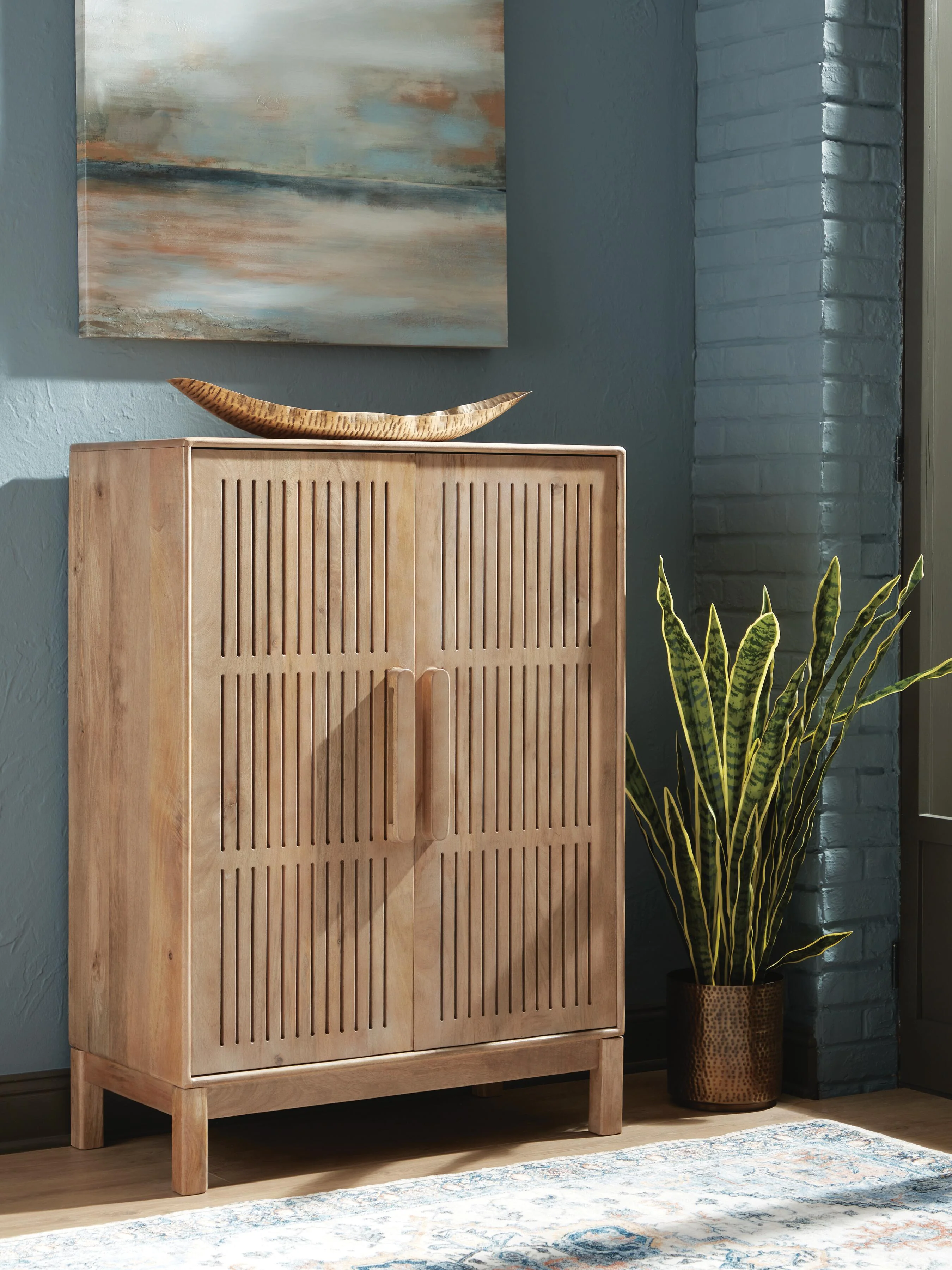 Pellamour Bar Cabinet - Image 2