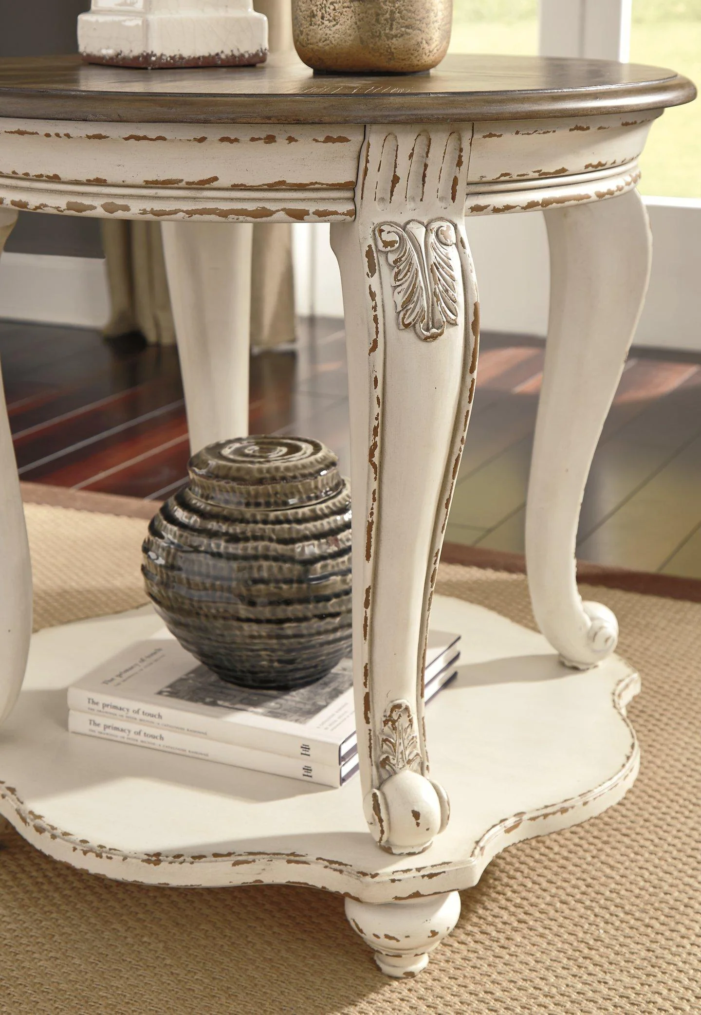 Realyn End Table - Image 7
