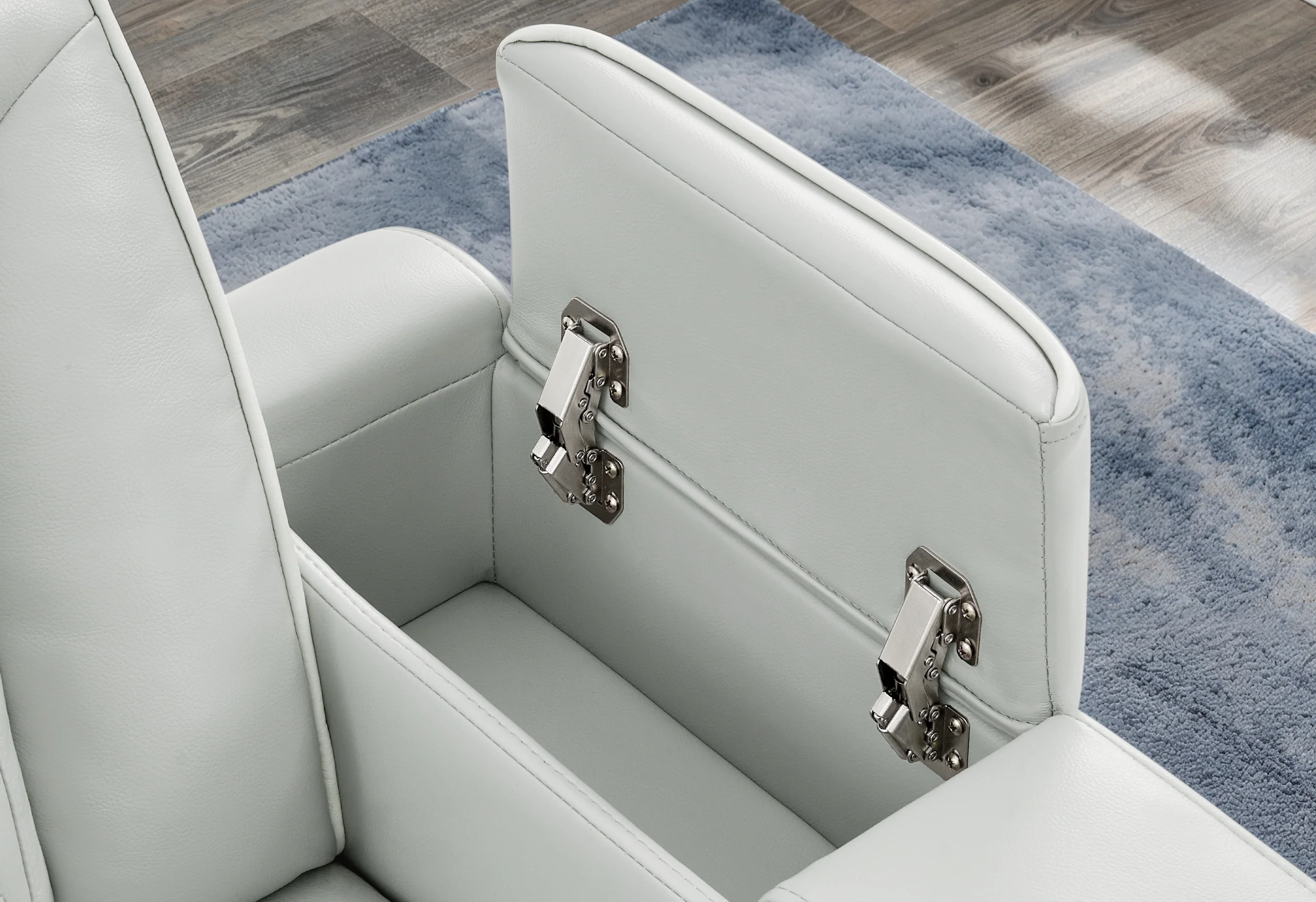 U8611 BLANCHE SILVER PWR CON REC LOVESEAT WITH PHR, LED & SPEAKER - Image 4