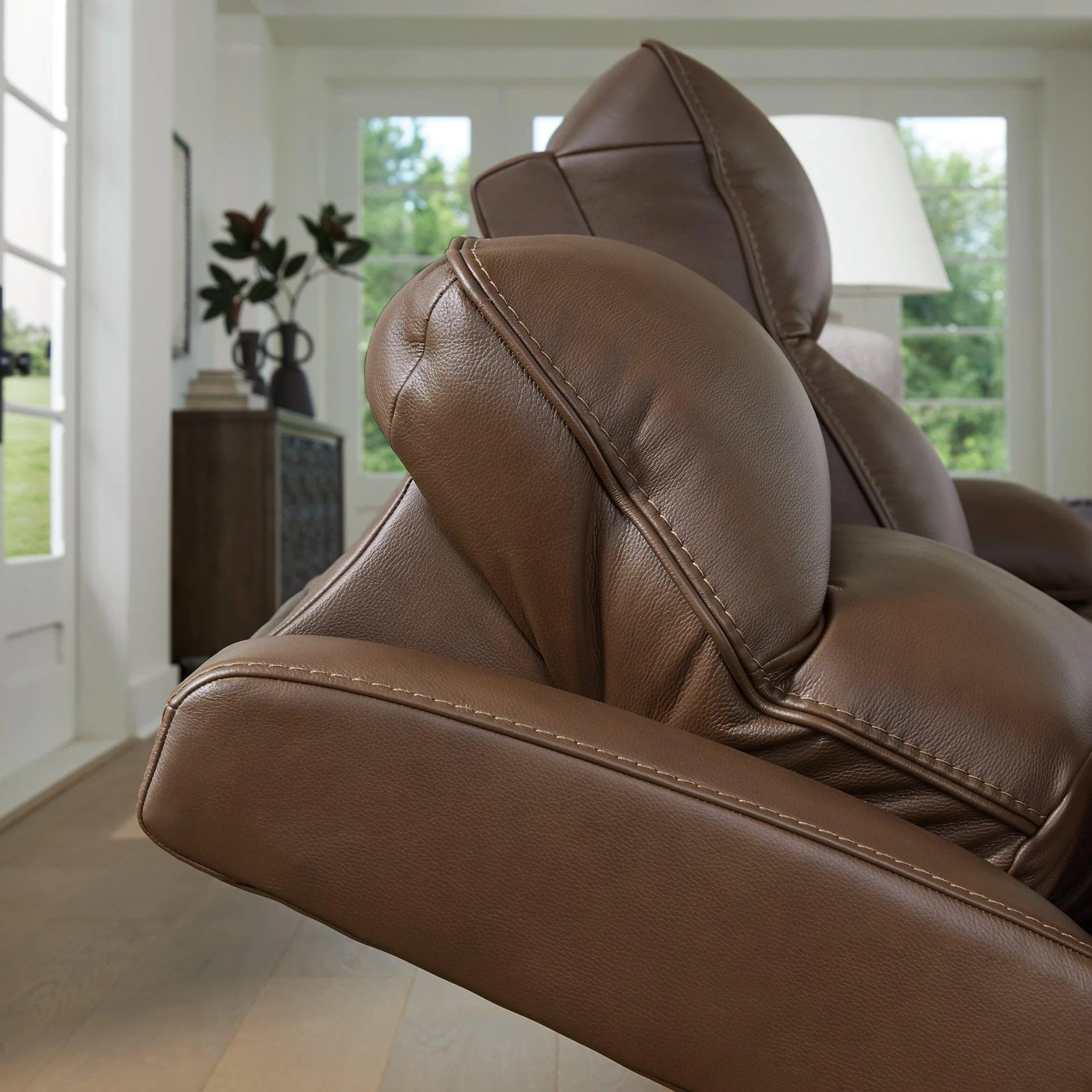 VonRyan Power Recliner - Image 9